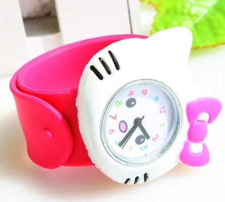 Classic Silicone Belt Crystal Lady Hello Kitty / Slap / Gifts Stylish Silicone Wristband Watch