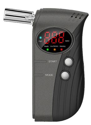 Χαμηλά επιστόμια Breathalyzer ένδειξης μπαταριών με τις κόκκινες λέξεις επίδειξης των οδηγήσεων