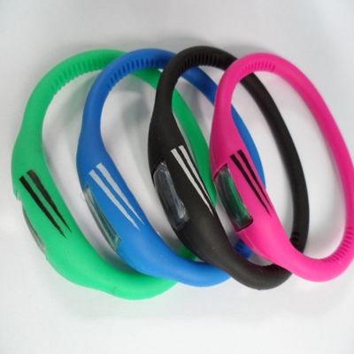 Montre unisexe de bracelet de silicone, montre de bain de quartz de sports d'anion de gelée