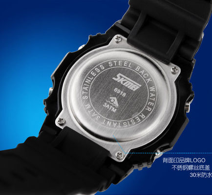 La montre de Digital multifonctionnelle rose pour les enfants, 12H/24H compose