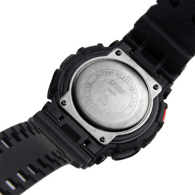 पुरुषों के लिए काले खेल पोर्टेबल डिजिटल घड़ी अलार्म स्टॉपवॉच समारोह