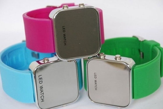 Dauerhafte bunte Silikon-Manschetten-Uhr-/Silikon-Armband-Uhren