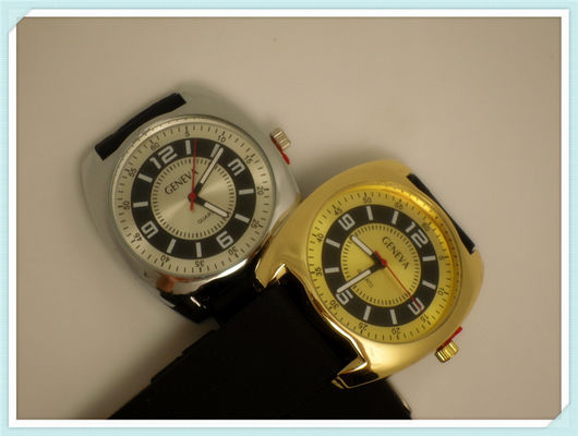 Nuovo orologio della banda del silicone di sport di modo di stile
