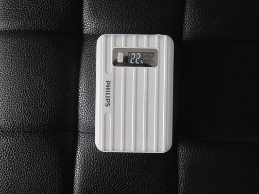 Profesjonalne Trunk Kształt Moc Banku baterii 8800mAh podwójny USB Power Banku