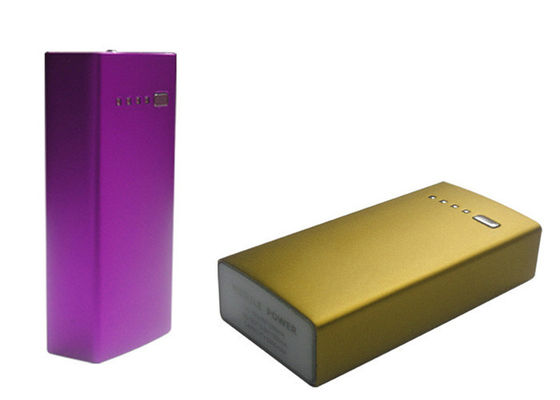 Kapasitas penuh 2000mAh, 5V Lithium-ion Polymer Portabel Universal Portable Power Bank