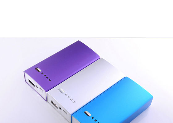 Kapasitas penuh 2000mAh, 5V Lithium-ion Polymer Portabel Universal Portable Power Bank