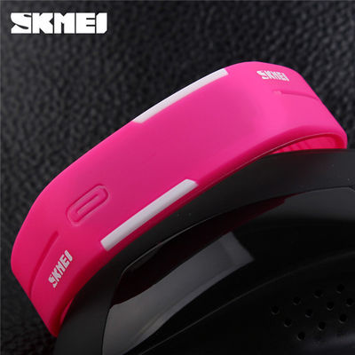 Unisex Gaya Thin LED Digital Wrist Watch Multifungsi terang Backlight