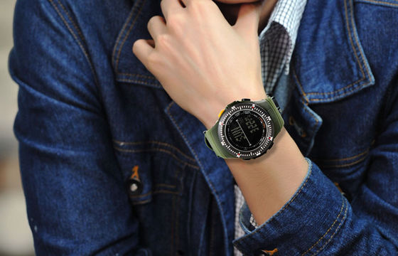 Relojes multifuncionales del alpinismo del hombre moderno del reloj del deporte de la exhibición del LCD