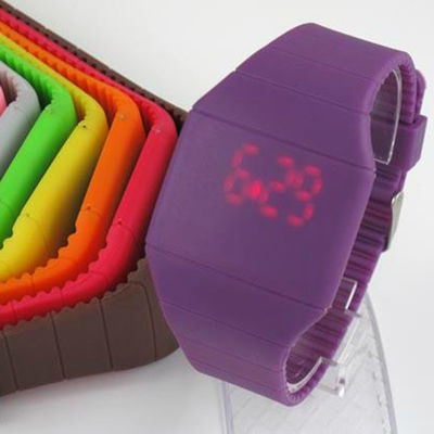 Homens/tela de toque amarelos do diodo emissor de luz de Digitas do punho do silicone esportes das mulheres