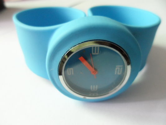 ব্লু ইলাস্টিক সিলিকন wristband ওয়াচ ডিজিটাল চিপস সঙ্গে হালকা