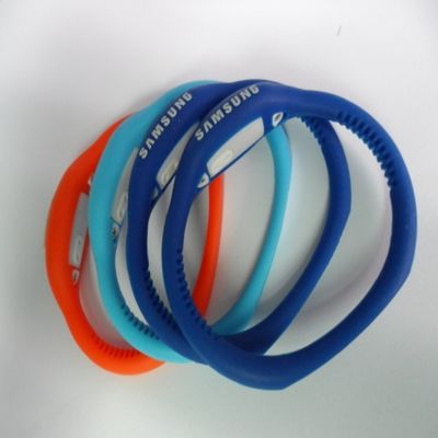 White / Blue Silicone Wristband Watch , Sports Quartz Wrist Watch With Adjustable Time Knob