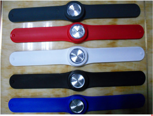 2014  Hot Sell Fashionable Pat Pat Watch Silicone Sport Watch 