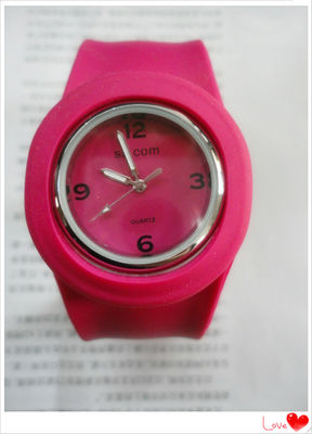 2014  Hot Sell Fashionable Pat Pat Watch Silicone Sport Watch 